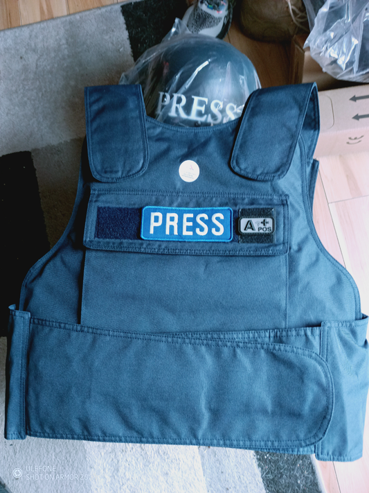 Kevlar press vest plate carrier stab and bulletproof with NIJ Level IV strike plates.