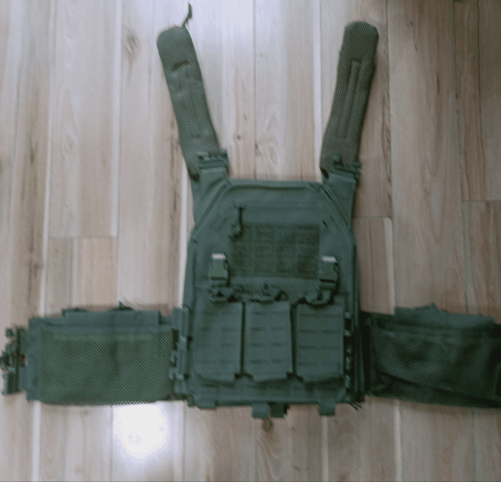 U.T.A Falcon 1050D Lightweight Plate Carrier Waterproof Tactical Vest + 7 Mag pouches - SECUTOR ARMOUR LTD 