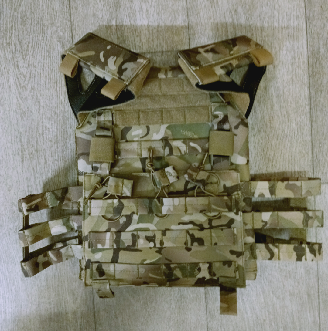 600D Nylon tactical plate carrier MTP with triple front M4 Mag Poches